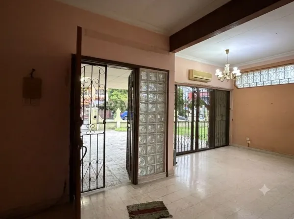 Double Storey Corner Link House - 2-storey Terraced House in Jalan Klang Lama (Old Klang Road)