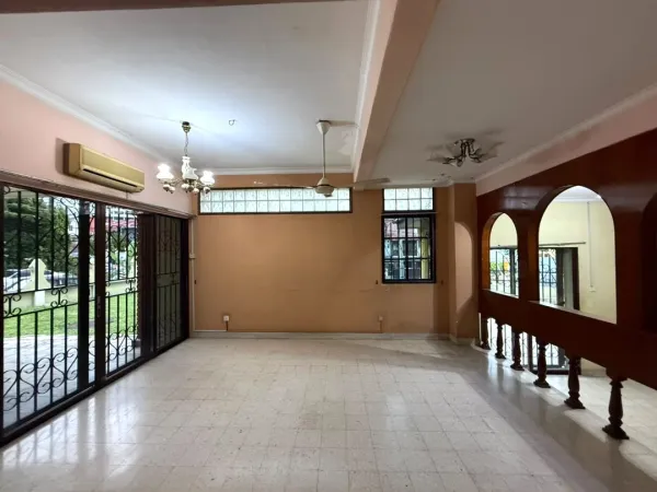 Double Storey Corner Link House - 2-storey Terraced House in Jalan Klang Lama (Old Klang Road)